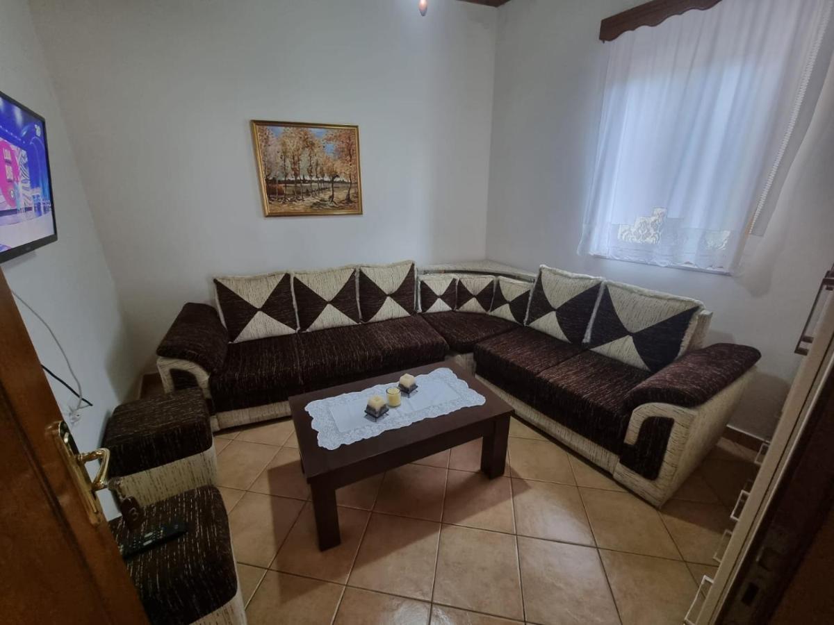 Romeo'S Guest House Berat Luaran gambar