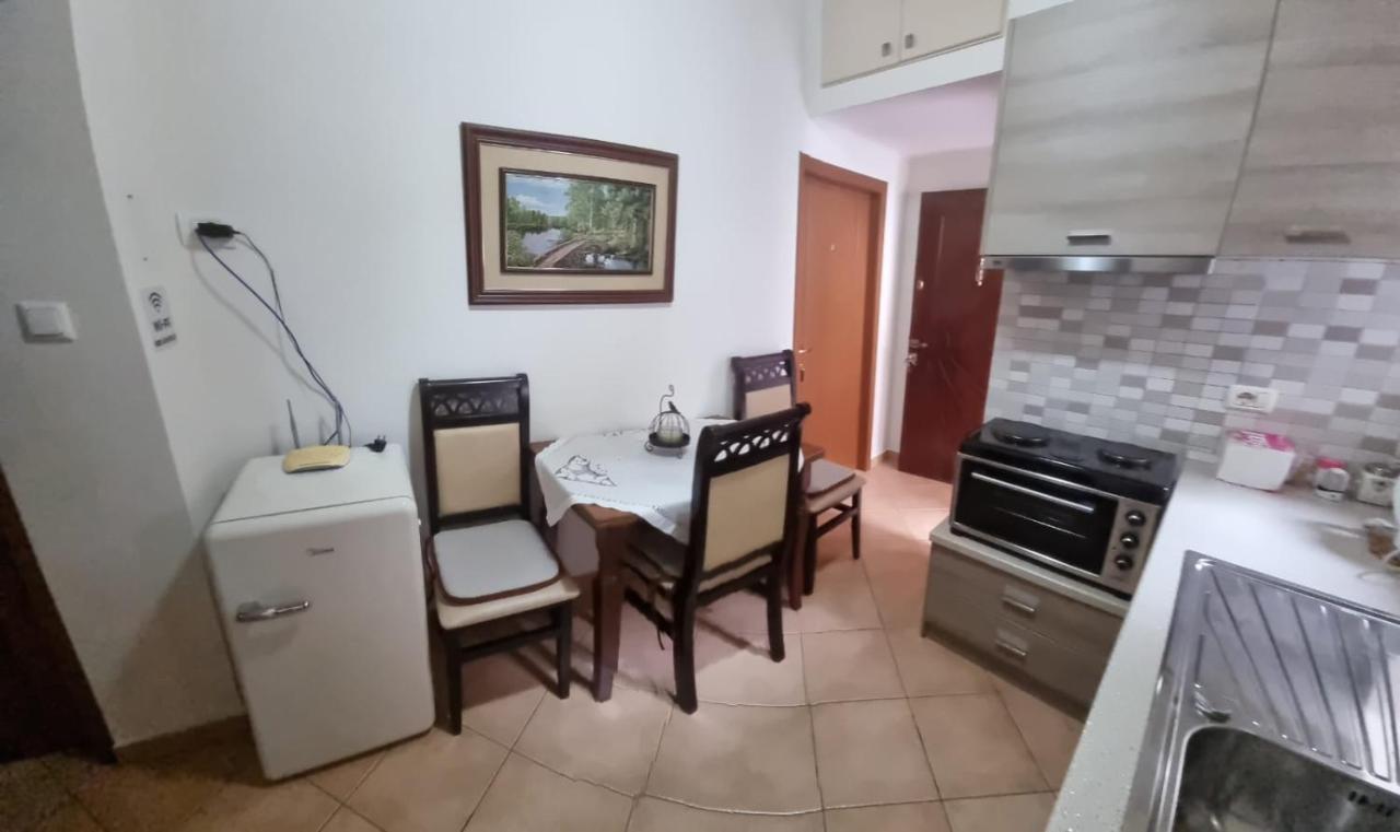 Romeo'S Guest House Berat Luaran gambar